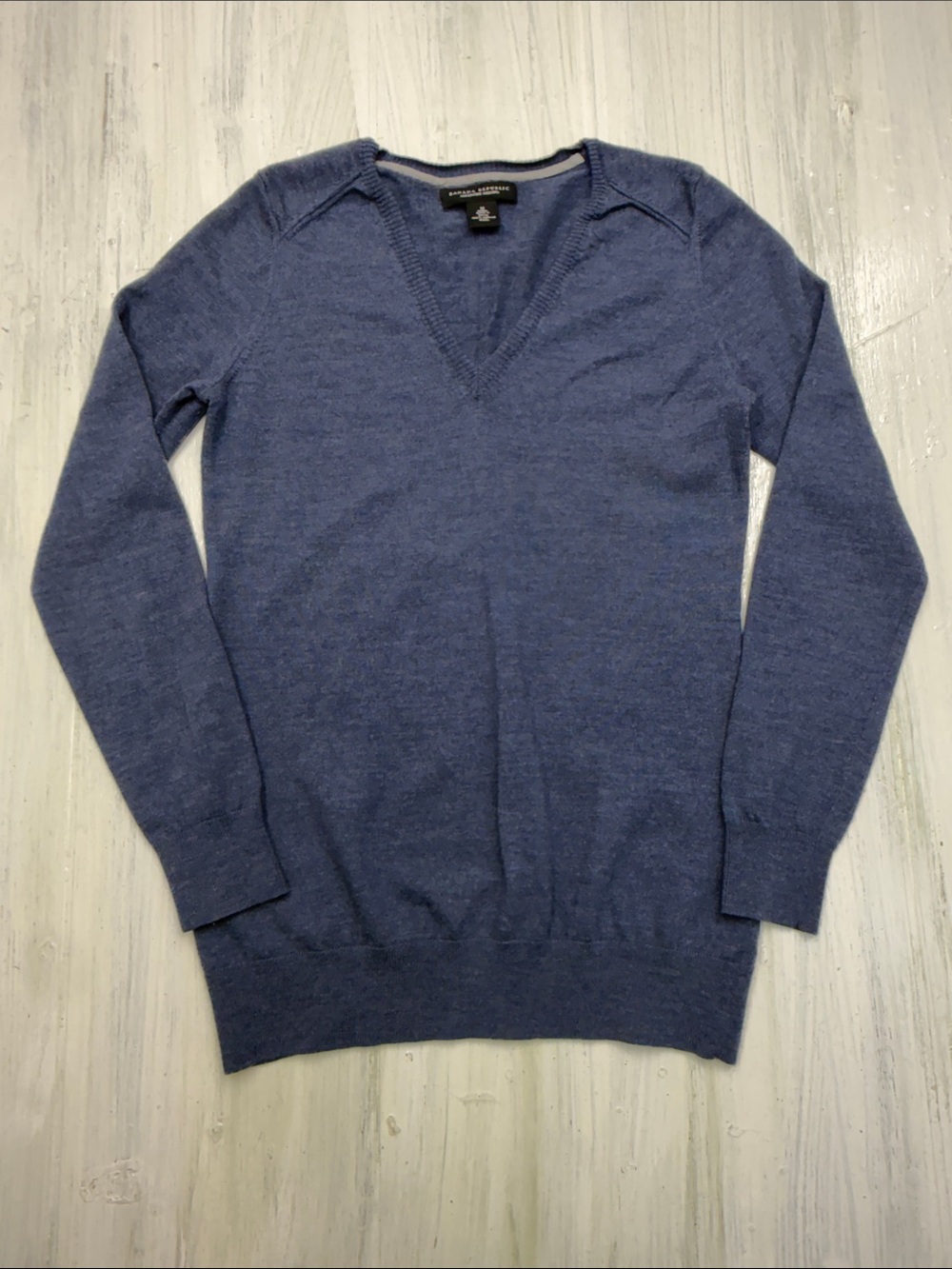 Banana Republic Fine Merino Wool Heather Blue V-Neck Pullover Sweater Sz M
